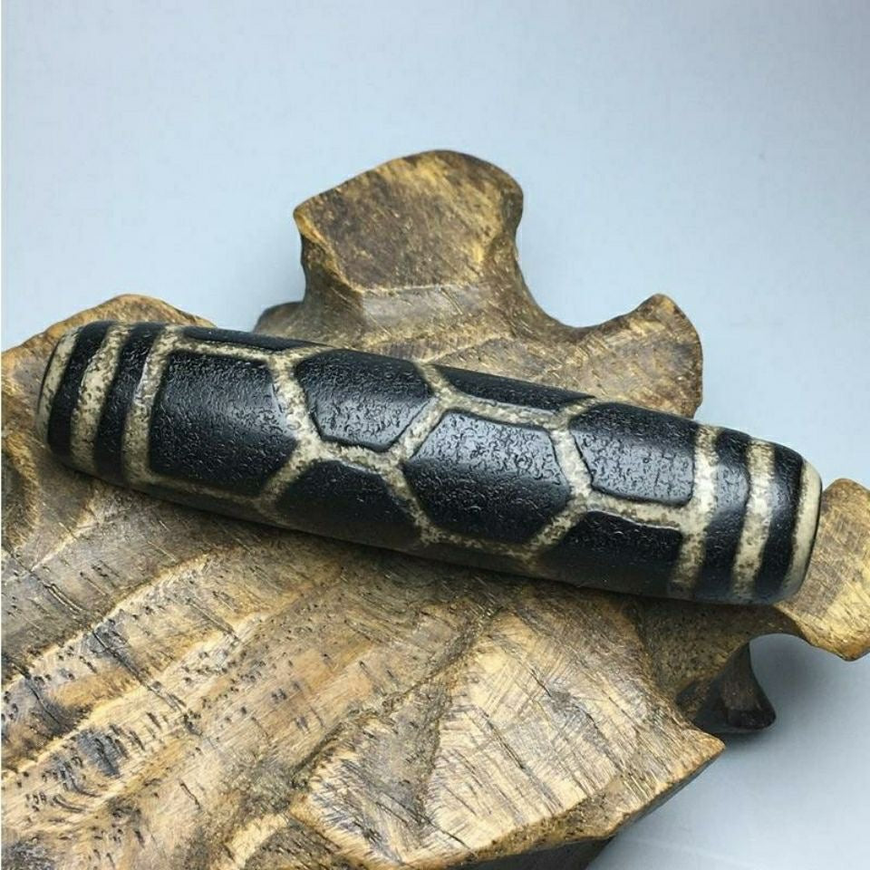 5Tibetan agate chalcedony pendant Tantric tortoise shell Old God Pearl antique super original design send certificate postage new products.
